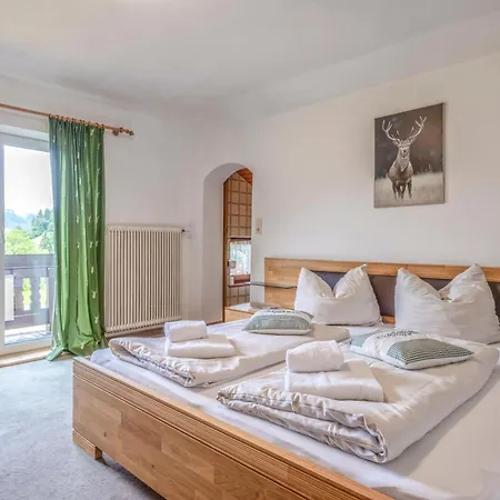 Platzhirsch Small Feriehus Itter